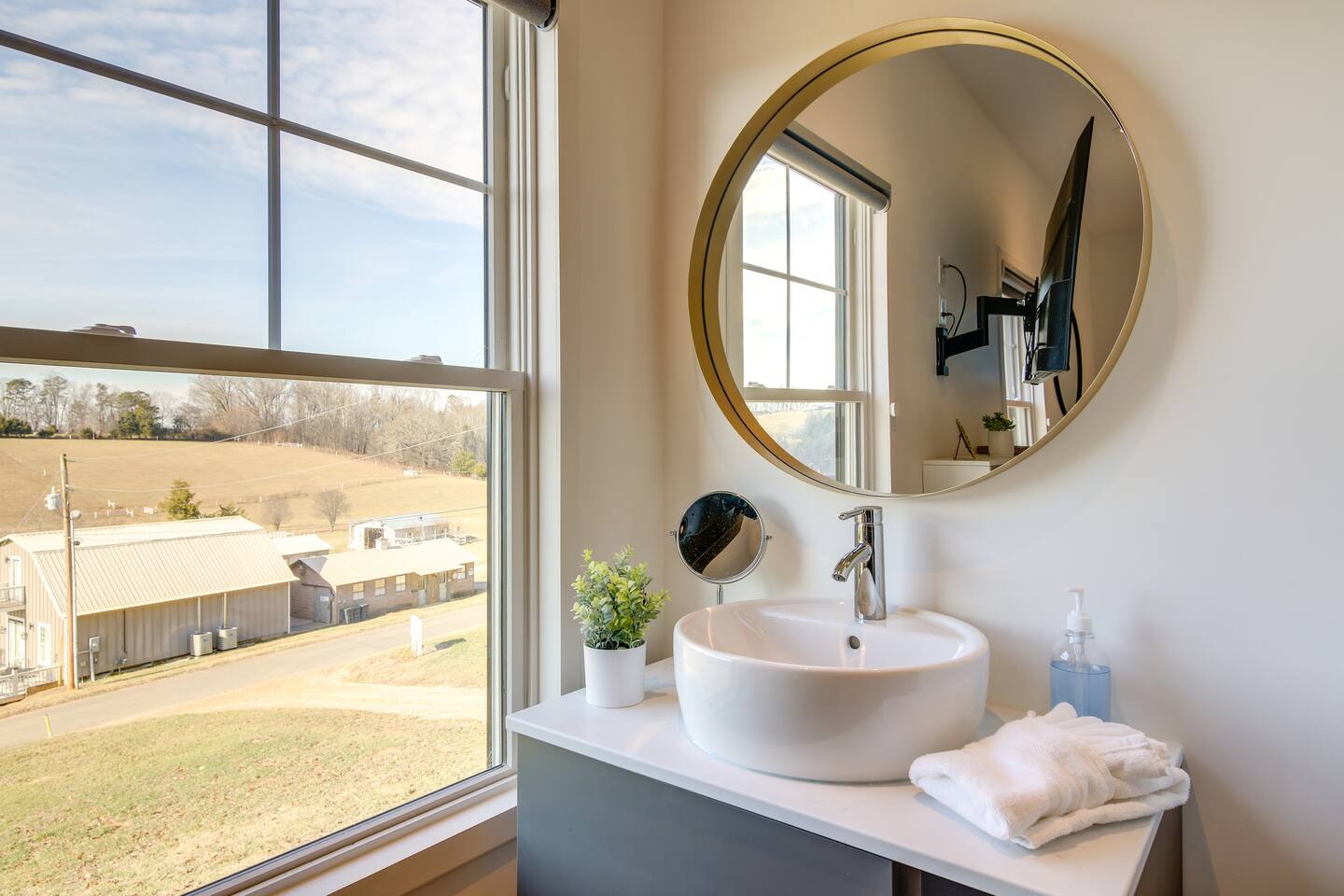 Barndo 2B · Three-bedroom house at Cedar Pond Farms in Jefferson City — a three-bedroom barndominium on a working farm with Scottish Highland cattle.