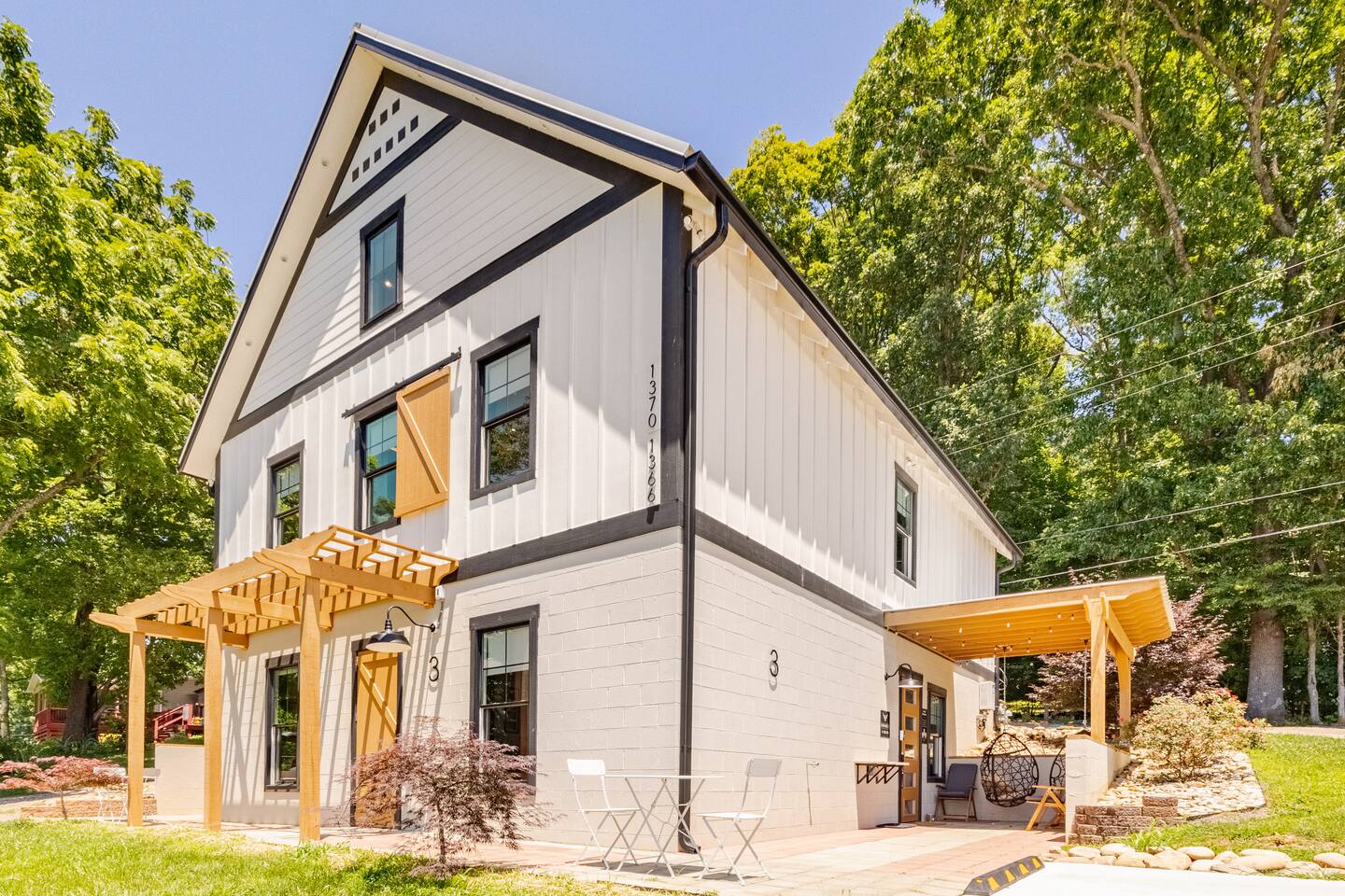 Barndo 3A · South one-bedroom at Cedar Pond Farms in Jefferson City — a one-bedroom barndominium suite on a working farm with Scottish Highland cattle.