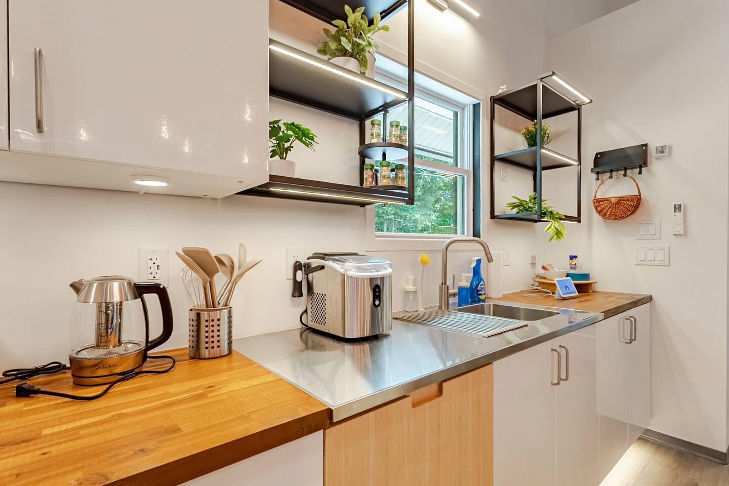 A look around Barndo 3B · Three-bedroom house, one of the three-bedroom barndominium stays guests book for a farm weekend in the Tennessee foothills near the Smokies.