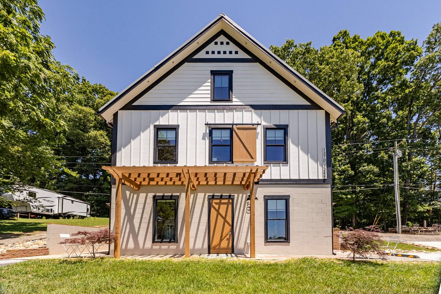 Inside Barndo 3B · Three-bedroom house, a three-bedroom barndominium at Cedar Pond Farms — our fluffy Highland cow farm just outside the Smoky Mountains.